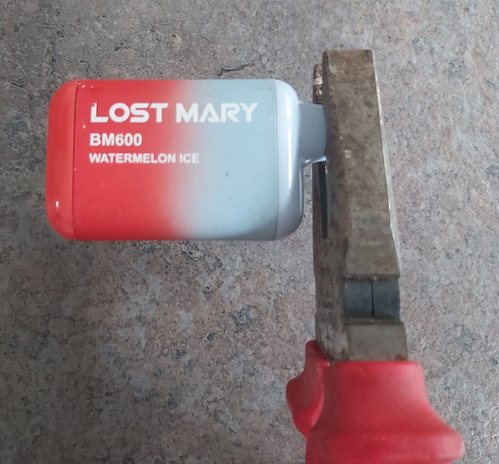 Removing Lid Disassembling Lost Mary or Bloody Mary Disposable Electronic Vape or Cigarette