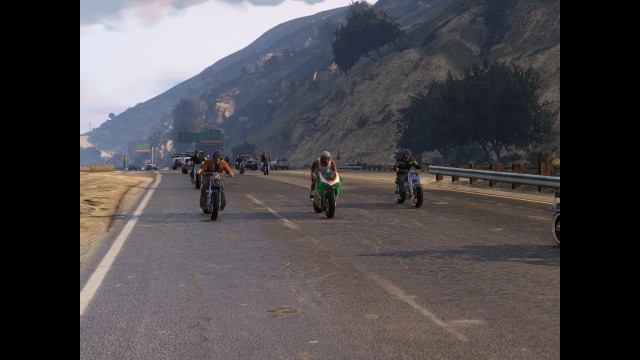 GTA V (GTA 5) Screenshots - Senora Freeway - Motorbike Parade