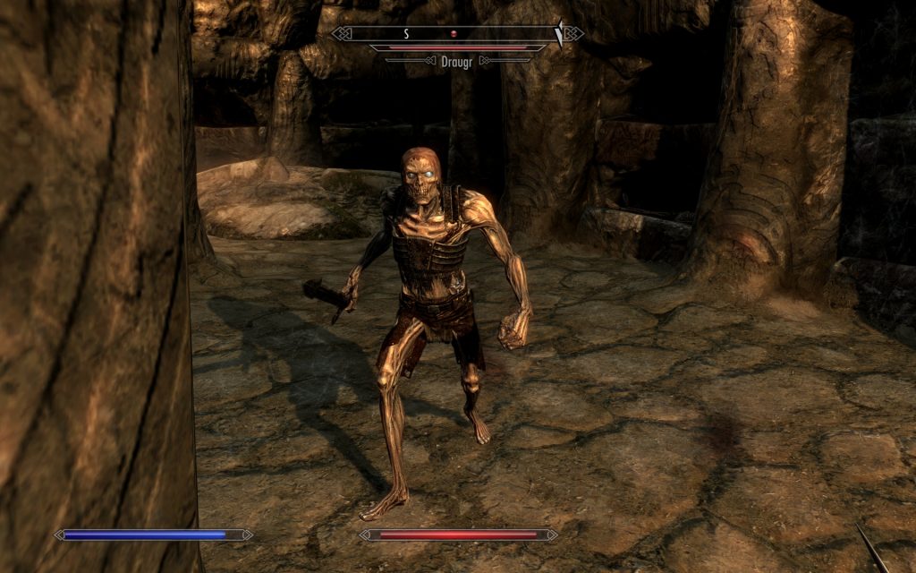 Skyrim Screenshot Fighting a Draugr