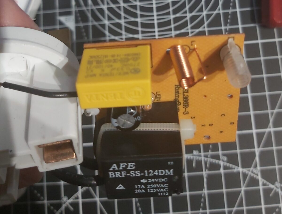 How to Repair a Broken Maplin Radio Receiver RSL3660RUK Junglebiscuit