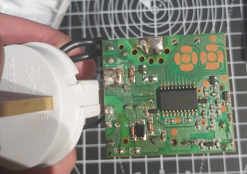 Repairing Radio Receiver RSL3660R-UK Underside of Circuit Board