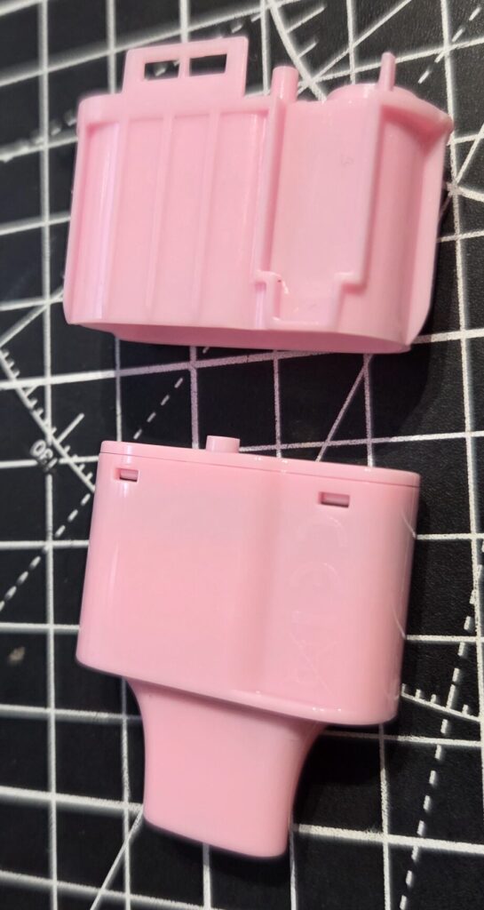 Lost Mary BM6000 Disposable Vape - Pulling the plastic parts away from each other